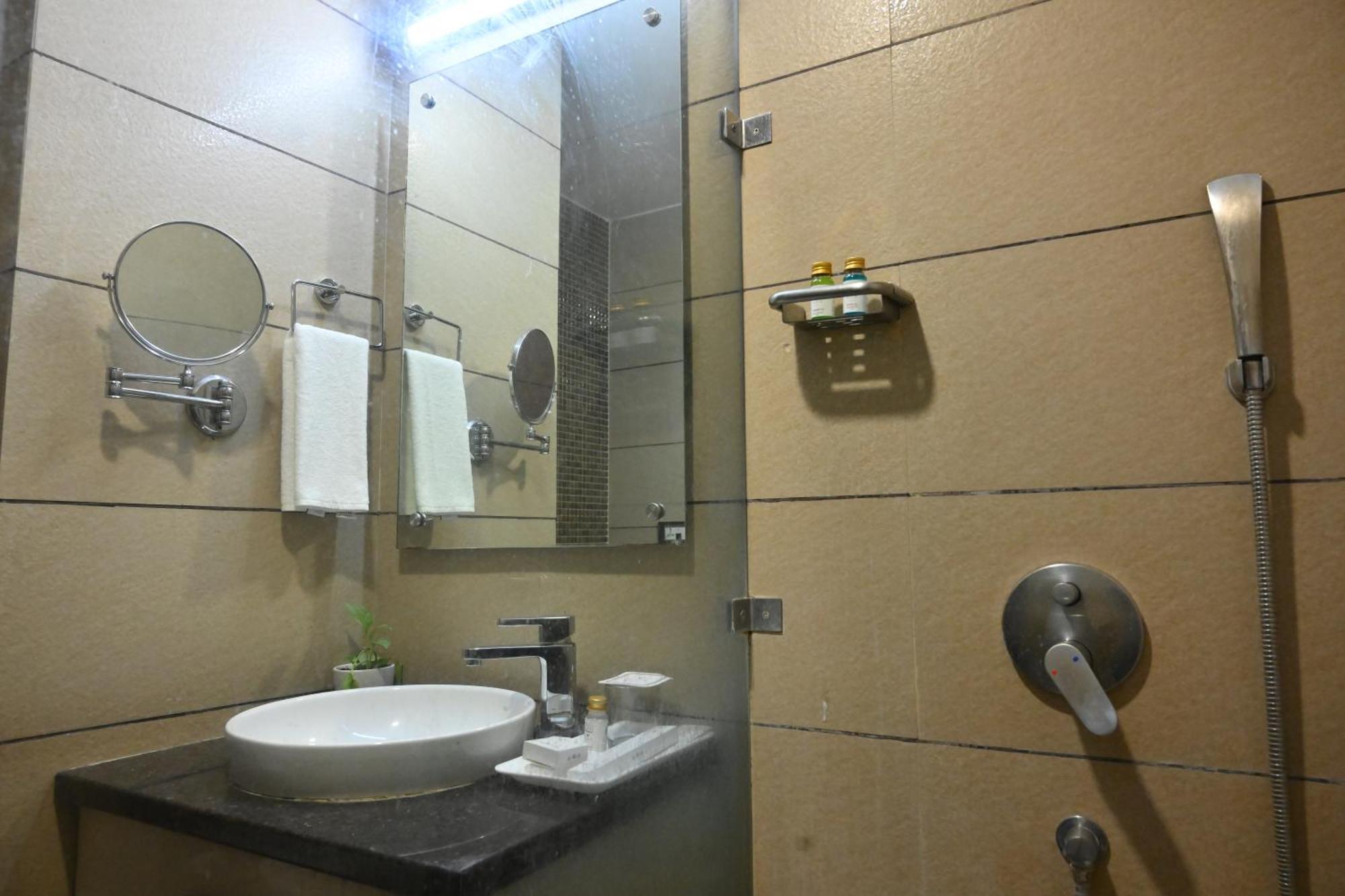 Abode By Aliste Hotels- 2 Minutes Walking To Golden Temple, Amritsar Luaran gambar